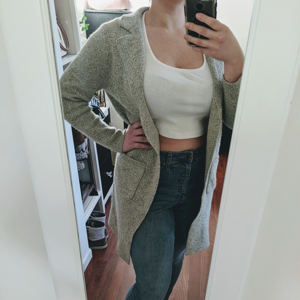 Monteau Gray Collared Cardigan - Picture 2 of 9